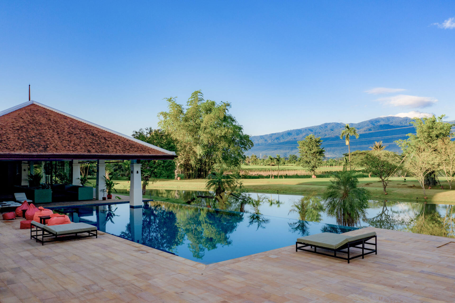 Cha Cha Moon Luxury Lakeside Villa - Chiang Mai - Airbnb airbnb tailandia