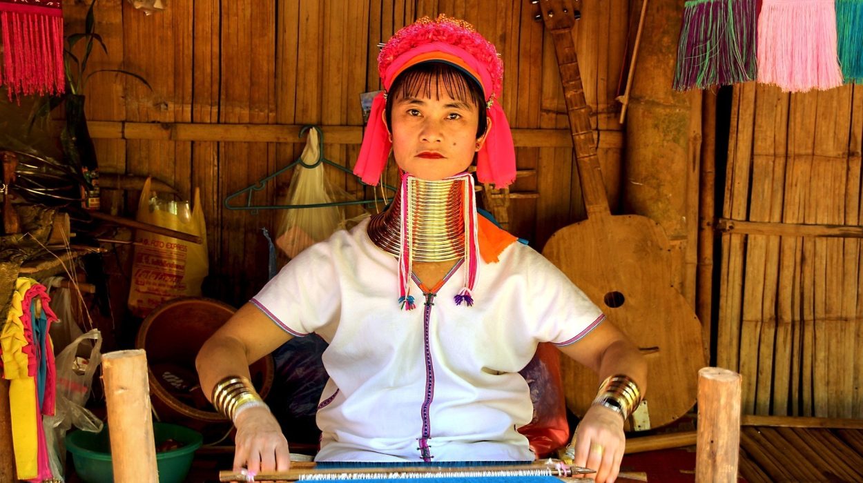 mujeres jirafa tailandia